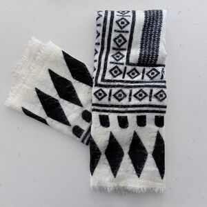 ZARA GEOMETRIC TRIBAL BLANKET SCARF IN WHITE & BLACK